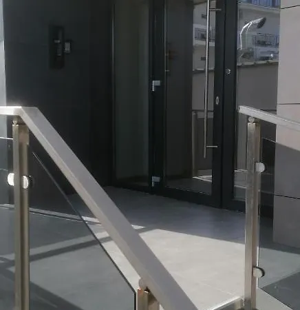 Apartamentul Ivanic 102 *